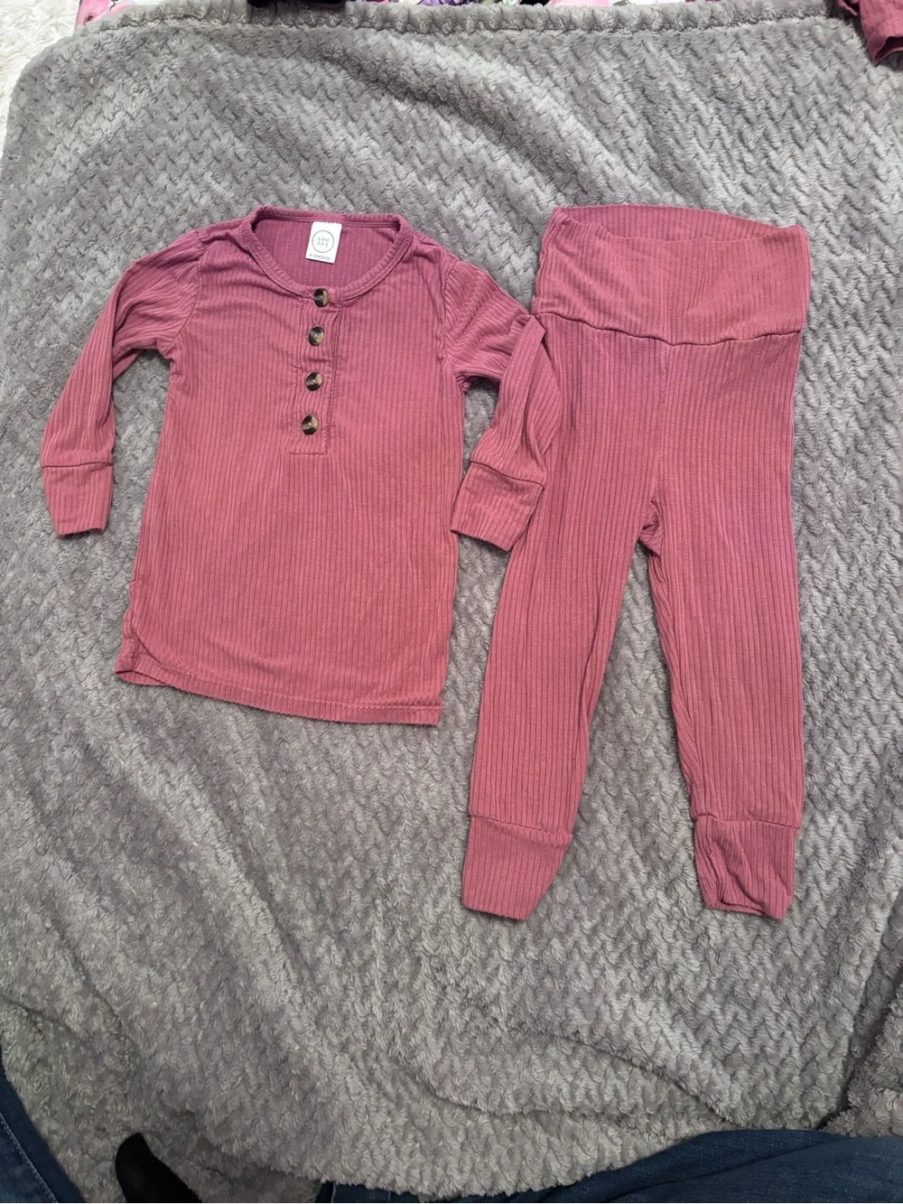 EUC. Lou Lou & Company ribbed top and bottoms. 6-12 Month.